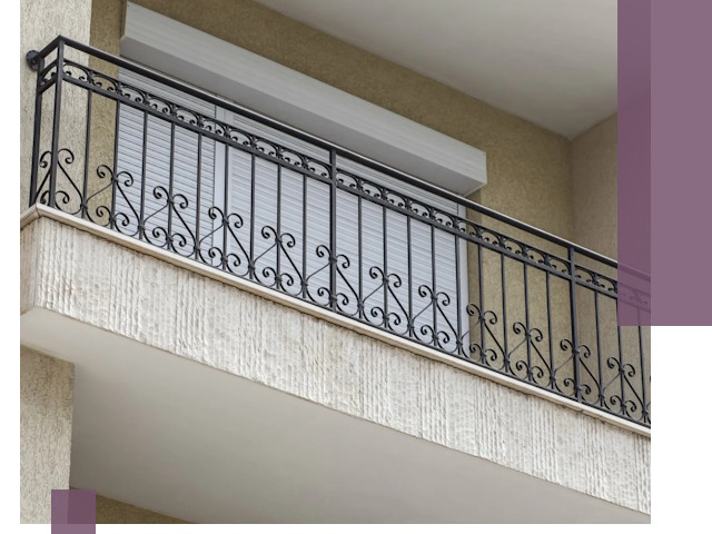 Балконные ограждения из металла и стекла в Арсеньеве для домов