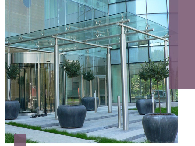 Навесы из стекла на заказ в Арсеньеве — монтаж и установка