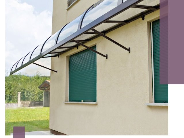 Козырьки над окнами в Арсеньеве — изготовление и монтаж по выгоде