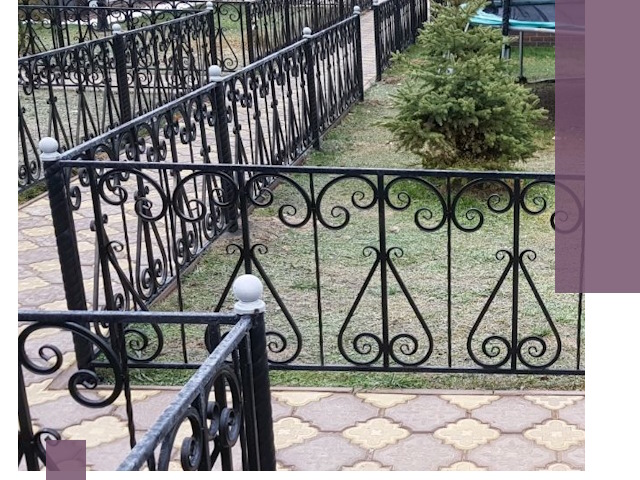 Кованые газонные ограждения под ключ в Арсеньеве